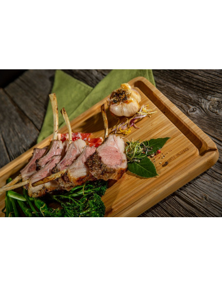 Broil King® Tabla de bambú Baron para cortar o servir